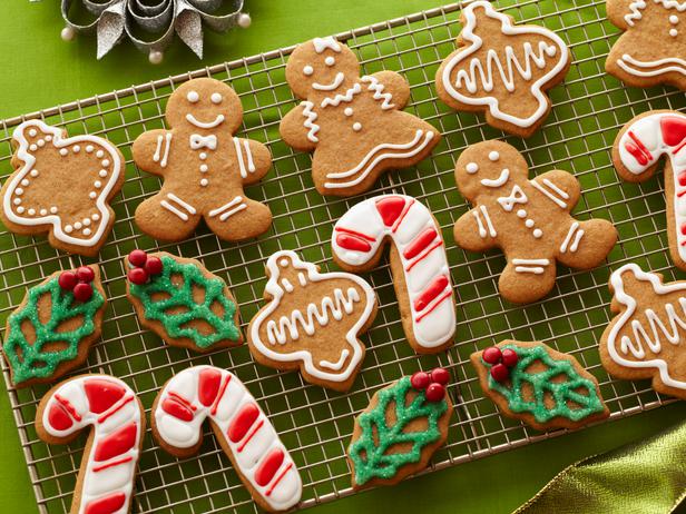 _Gingerbread_Cookies_with_Royal_Icing_lg